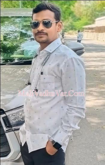 profile-photo profile-photo