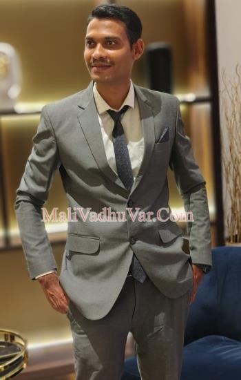 profile-photo profile-photo