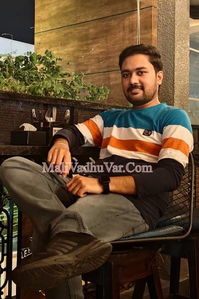 profile-photo profile-photo